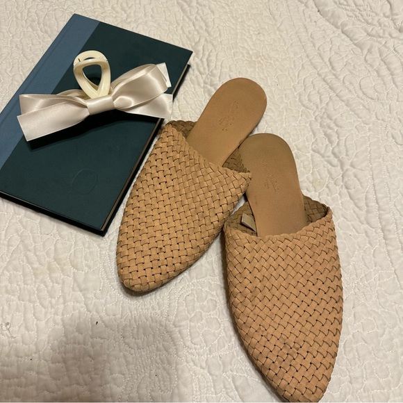 Universal Thread flats - Picture 4 of 4